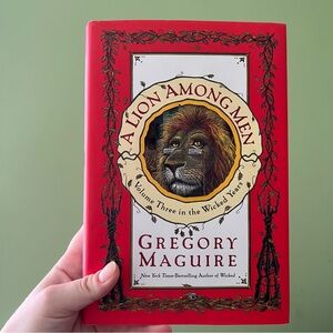 📚 4/25$ 📚 A Lion Among Men Hardcover Book